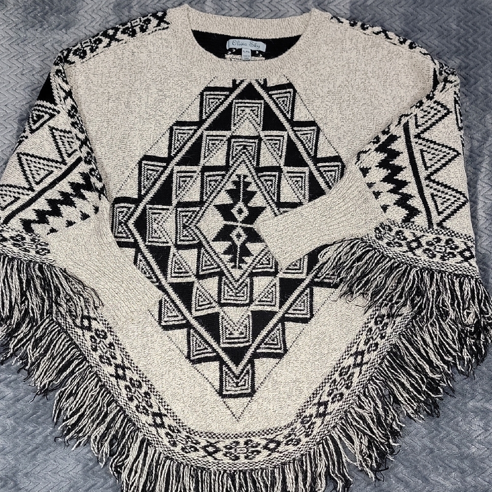 Sz LP/PXL Olivia Sky Black and Cream Geometric Women's Sweater